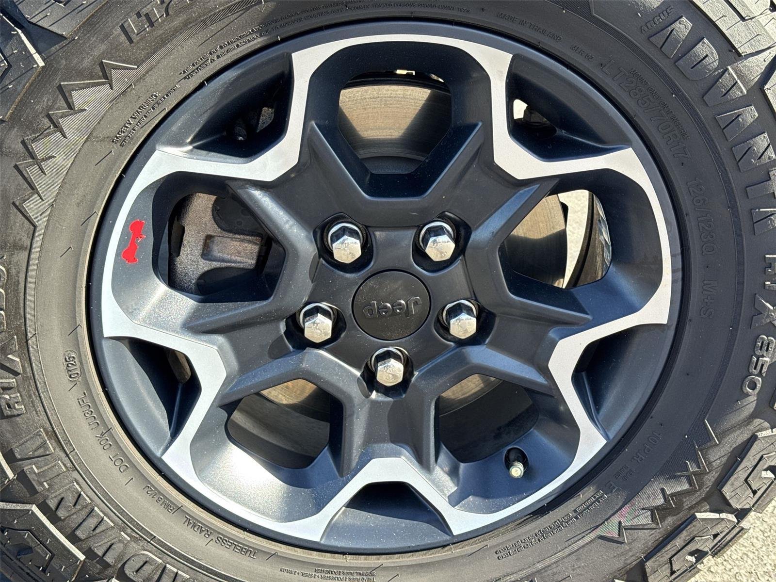 Used 2023  Jeep Rubicon image 40