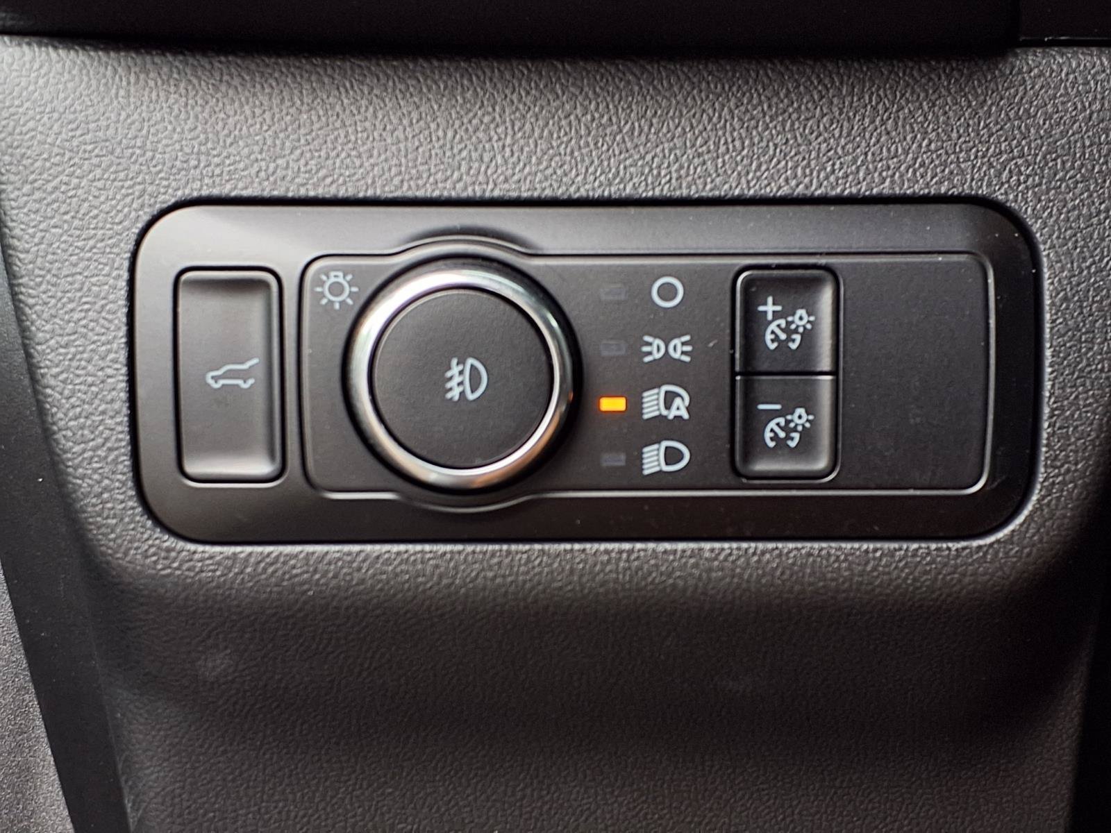 Used 2023 Iconic Silver Metallic Ford ST-Line Select image 19