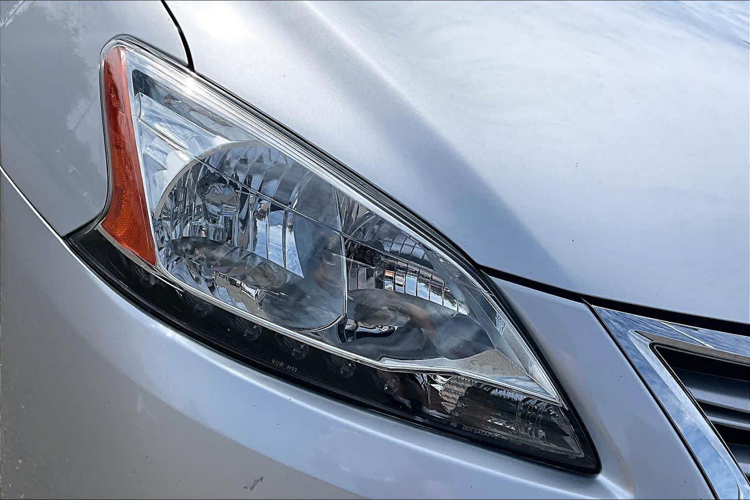 Used 2015 Brilliant Silver Nissan S image 27