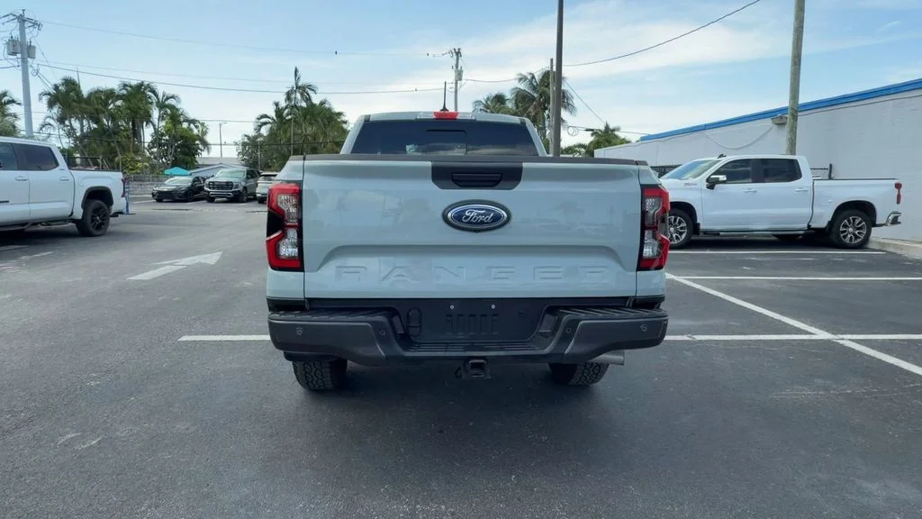 Used 2024 Green Ford XLT image 7