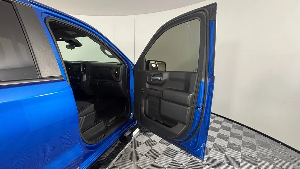 Used 2023 Blue Chevrolet Custom image 16