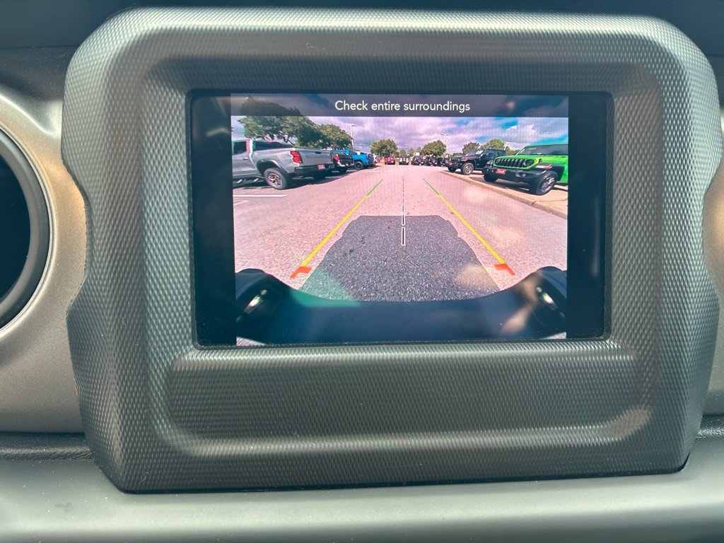 Used 2023 Gray Jeep  image 22