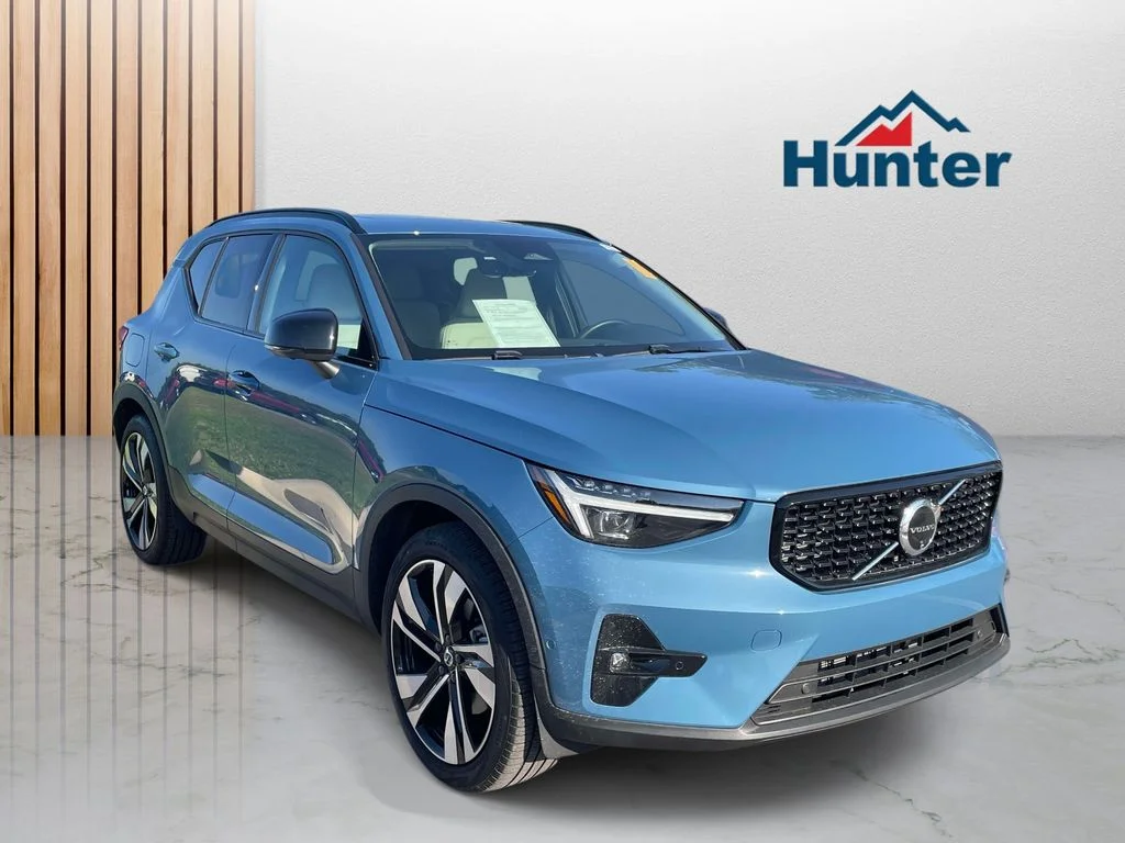 Used 2025 Fjord Blue Metallic Volvo Ultra Dark Theme image 1