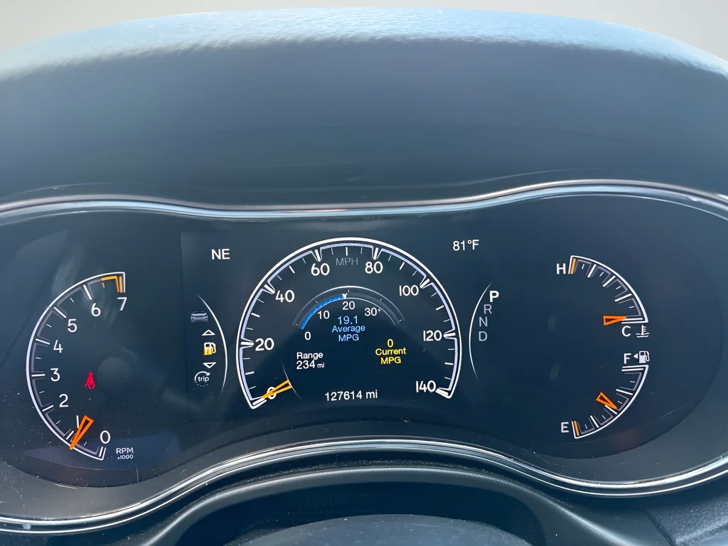 Used 2020 Gray Jeep Altitude image 14