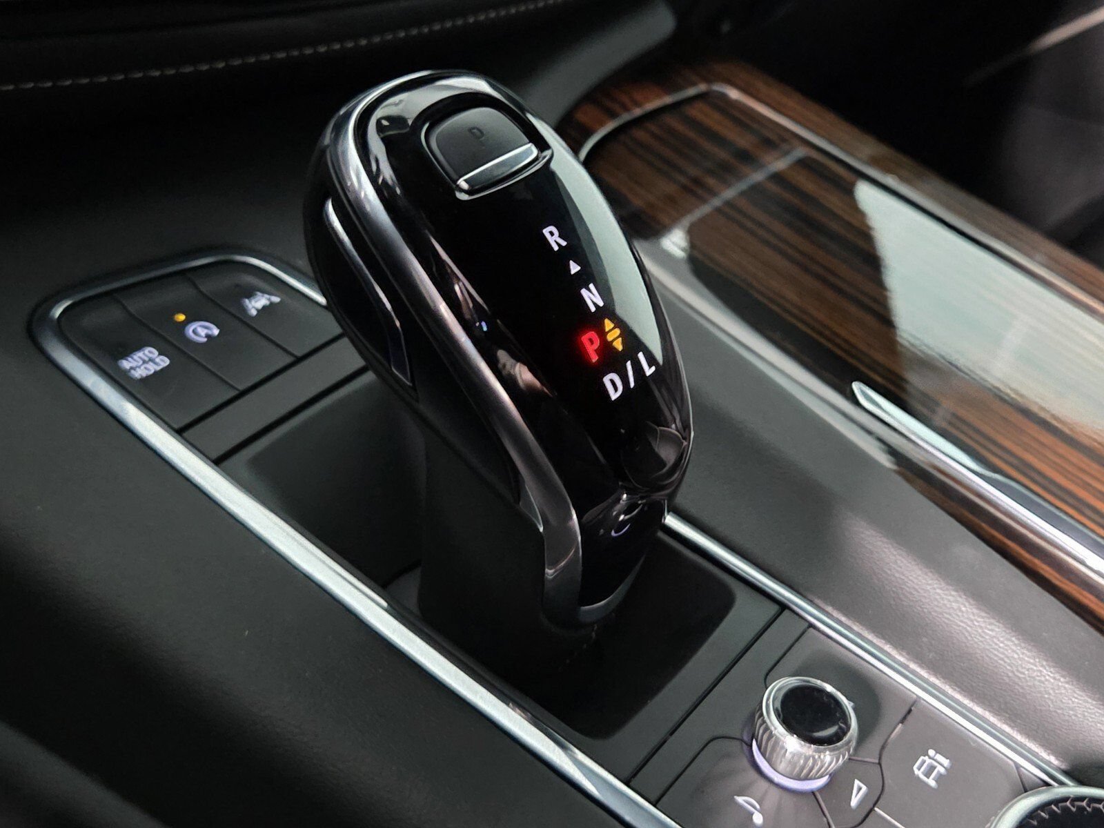 2023 Cadillac Escalade Premium Luxury - Photo 13