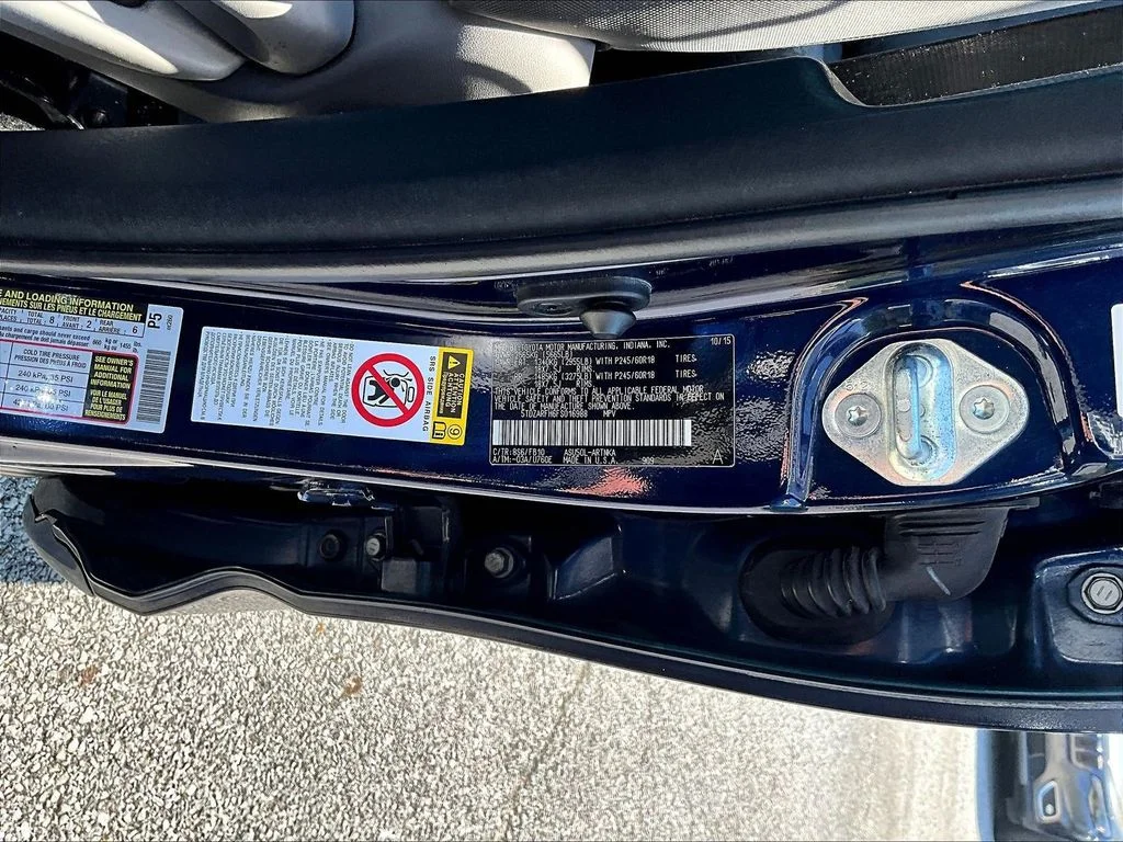 Used 2015 Blue Toyota LE image 21