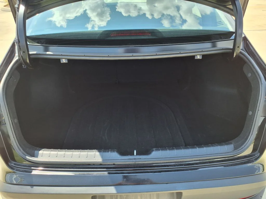 Used 2025 Black Kia LXS image 12