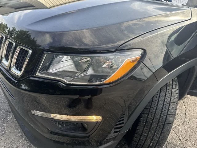Used 2018 Black Jeep Latitude image 29