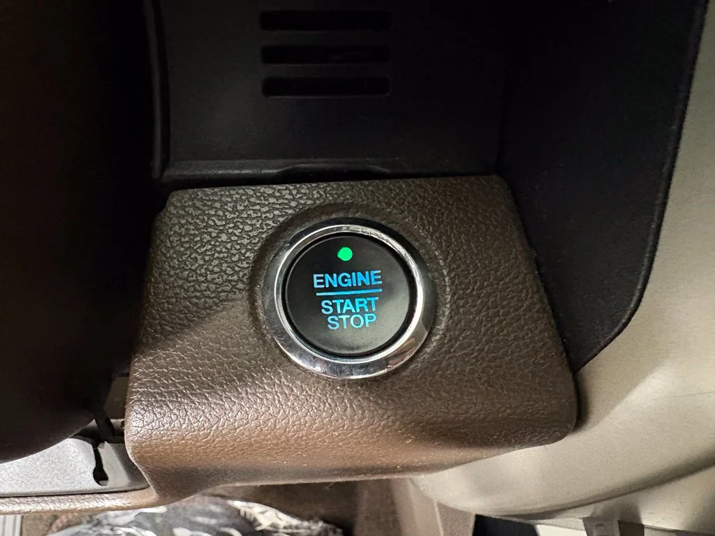 Used 2015 Green Ford King Ranch image 26