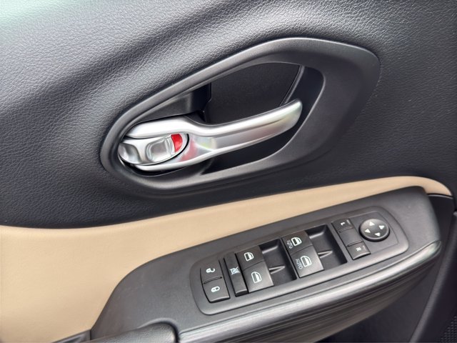 Used 2016 Deep Cherry Red Crystal Pearlcoat Jeep Limited image 13