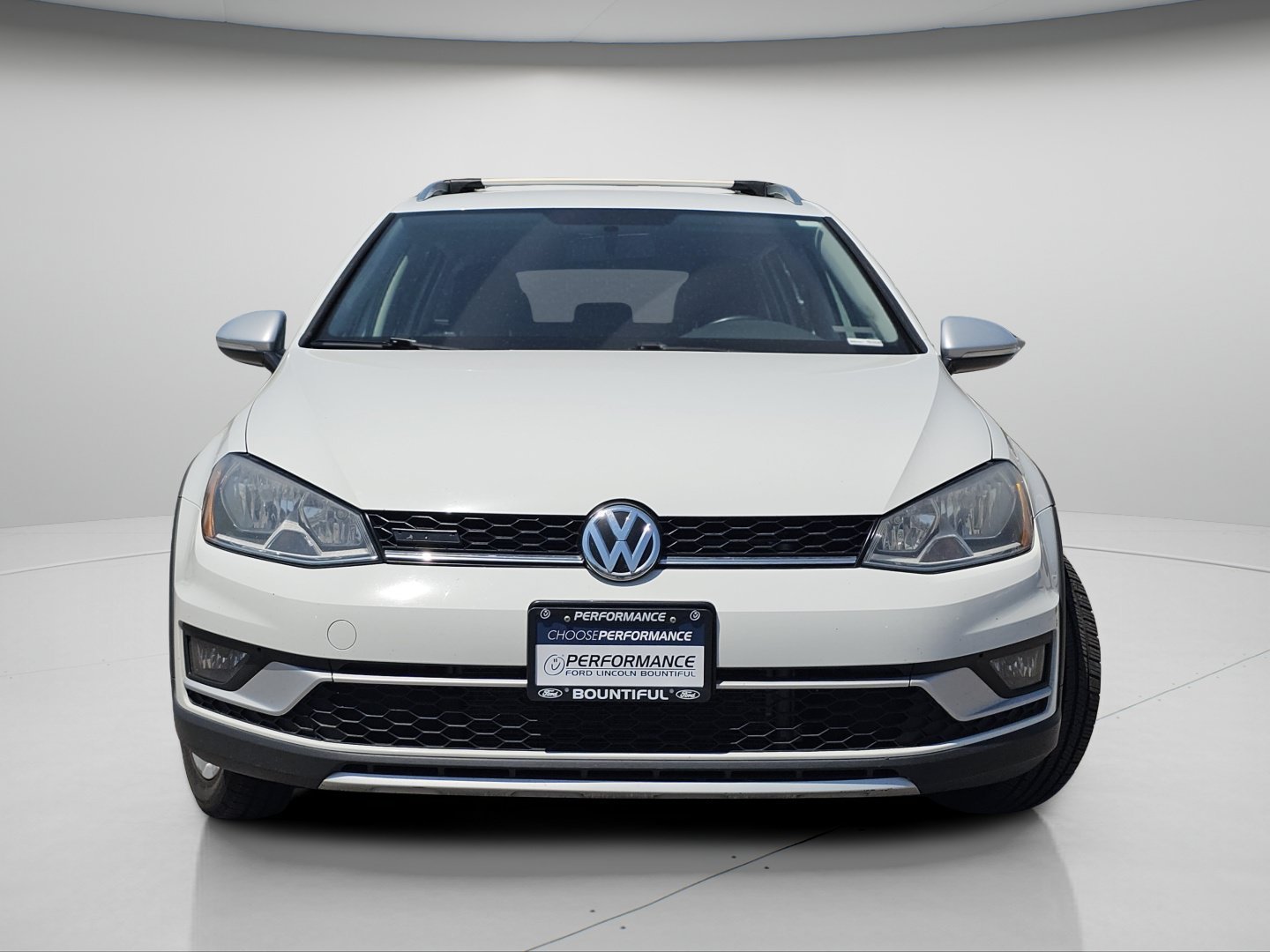 Used 2017 White Volkswagen TSI S image 3
