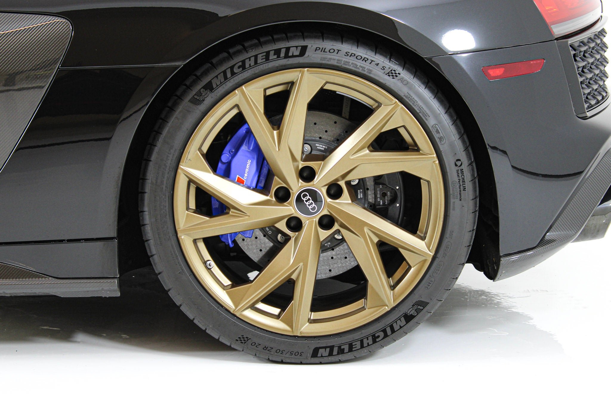 Used 2023 Black Audi V10 performance image 21