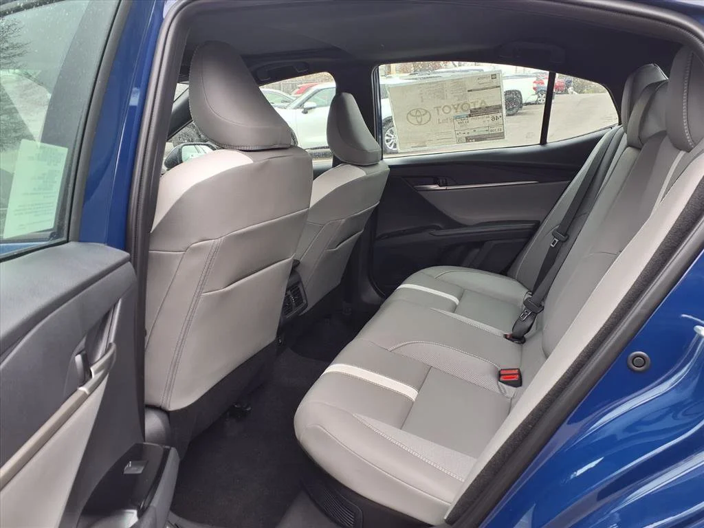 2026 Toyota Camry SE - Photo 18