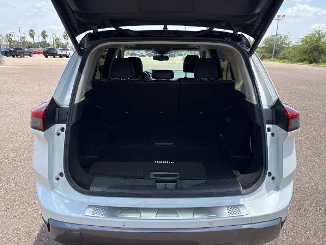 Used 2024 White Nissan SL image 21