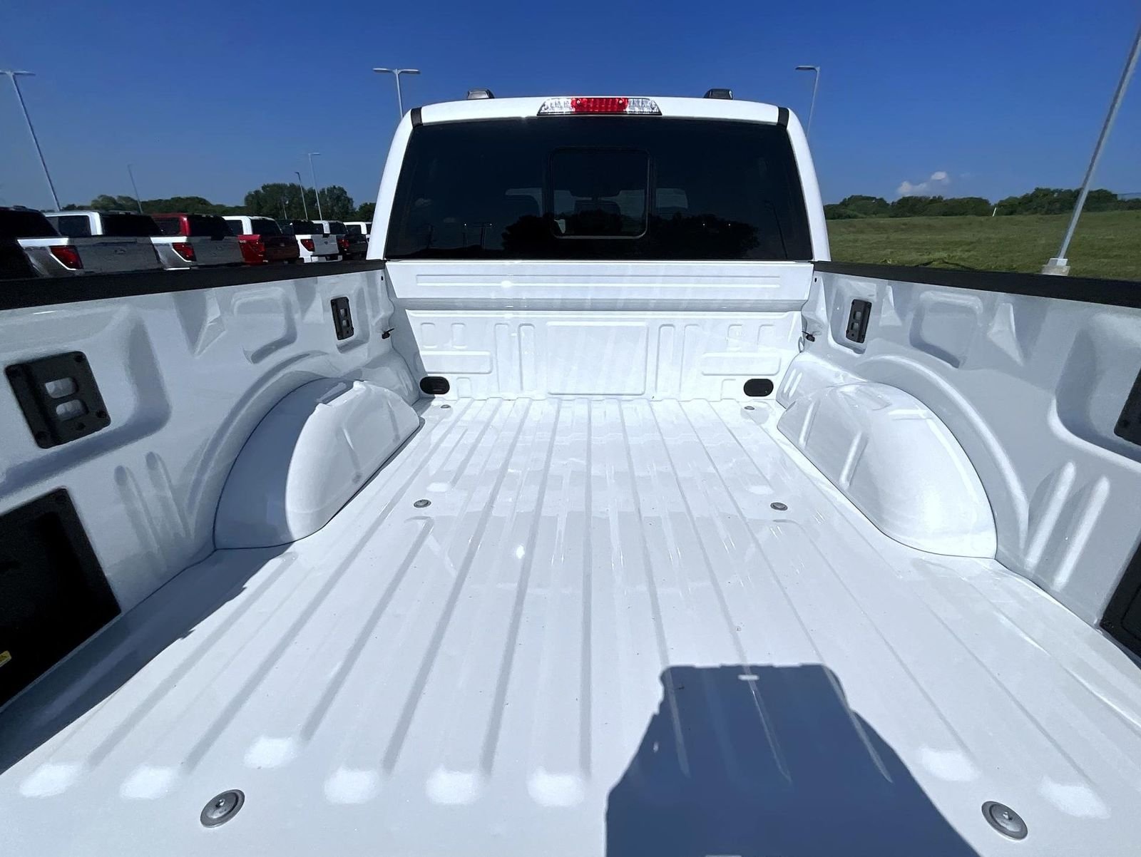 New 2026 Star White Metallic Tri-Coat Ford Lariat image 17