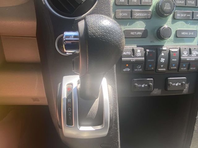 Used 2011 Gold Honda EX-L image 19