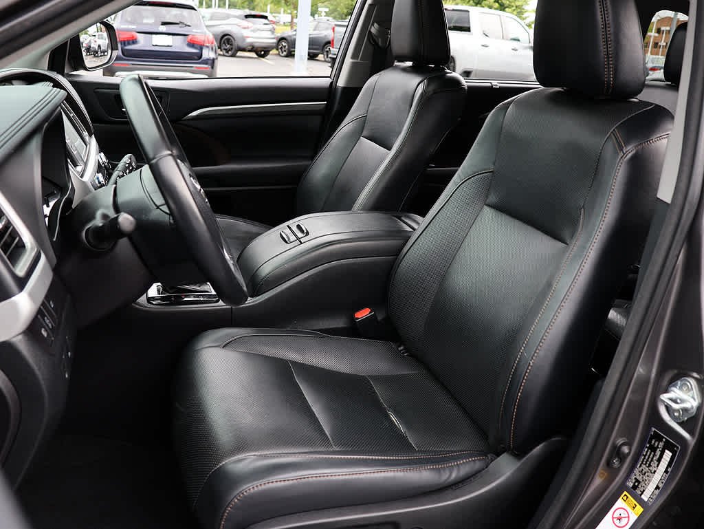 Used 2018 Predawn Gray Mica Toyota Limited image 8
