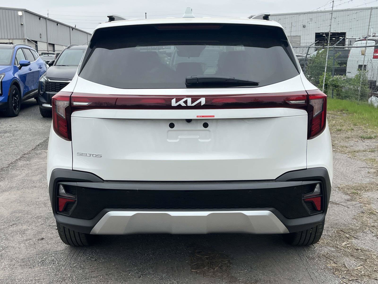 New 2026 Snow White Pearl Kia EX image 6