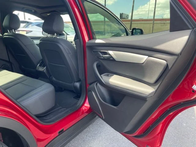 2025 VinFast VF 8 Plus - Photo 19
