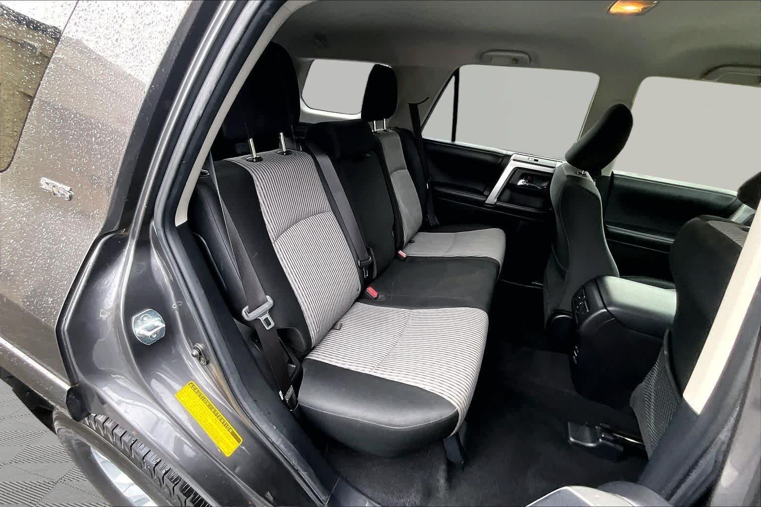 Used 2016 Magnetic Gray Metallic Toyota SR5 image 19