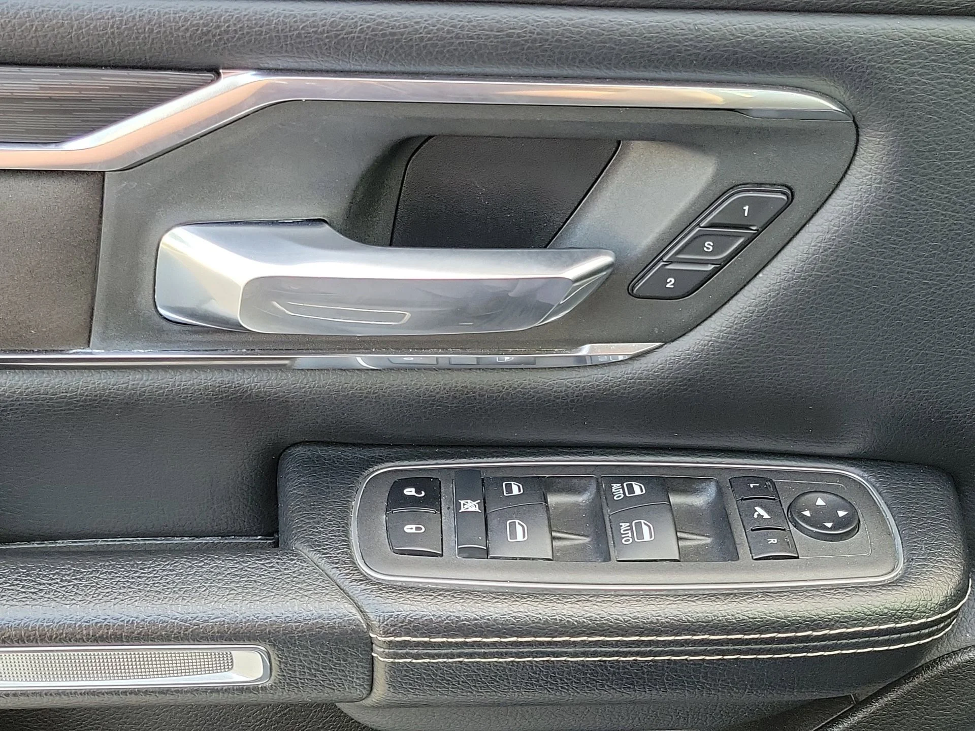 Used 2024 White Ram Laramie image 11