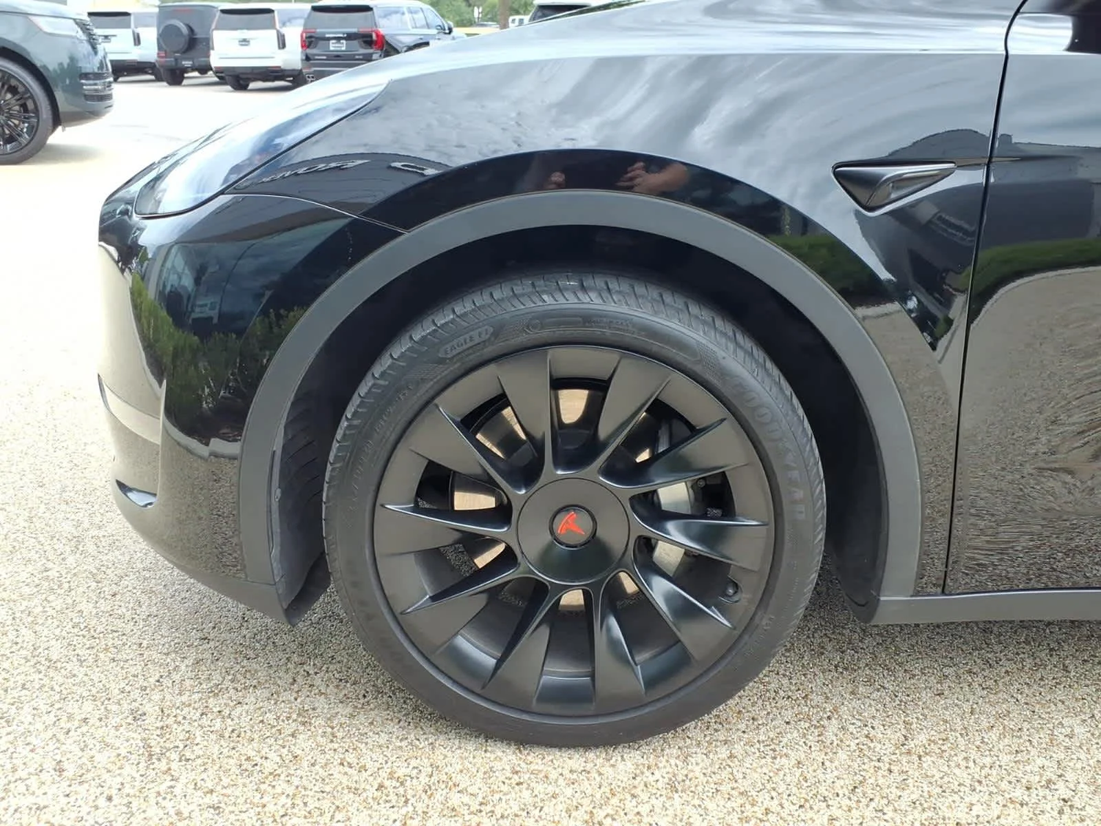 Used 2023 Black Tesla  image 10