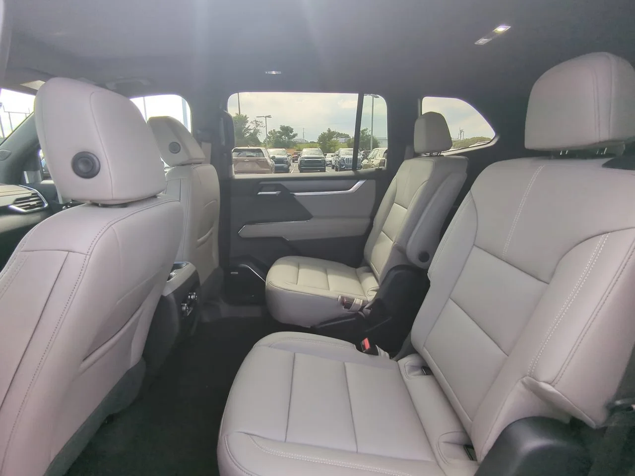 2027 GMC Acadia Elevation - Photo 13