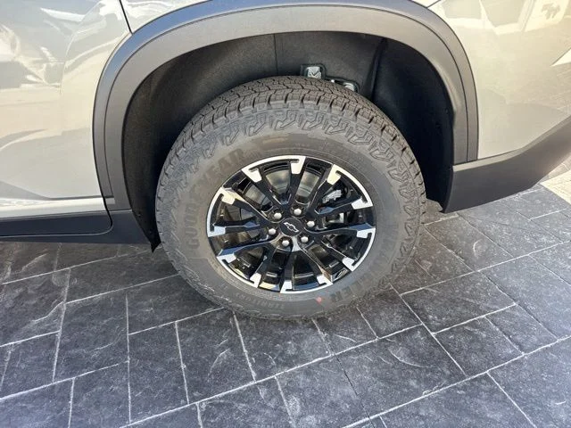 New 2026 Gray Chevrolet Z71 image 11