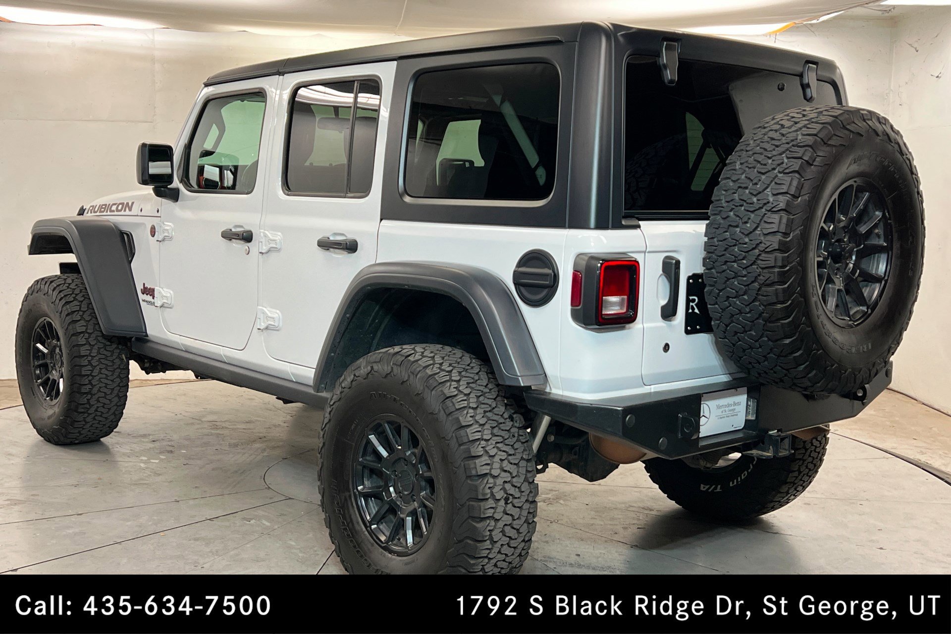 Used 2019 Bright White Clearcoat Jeep Rubicon image 3