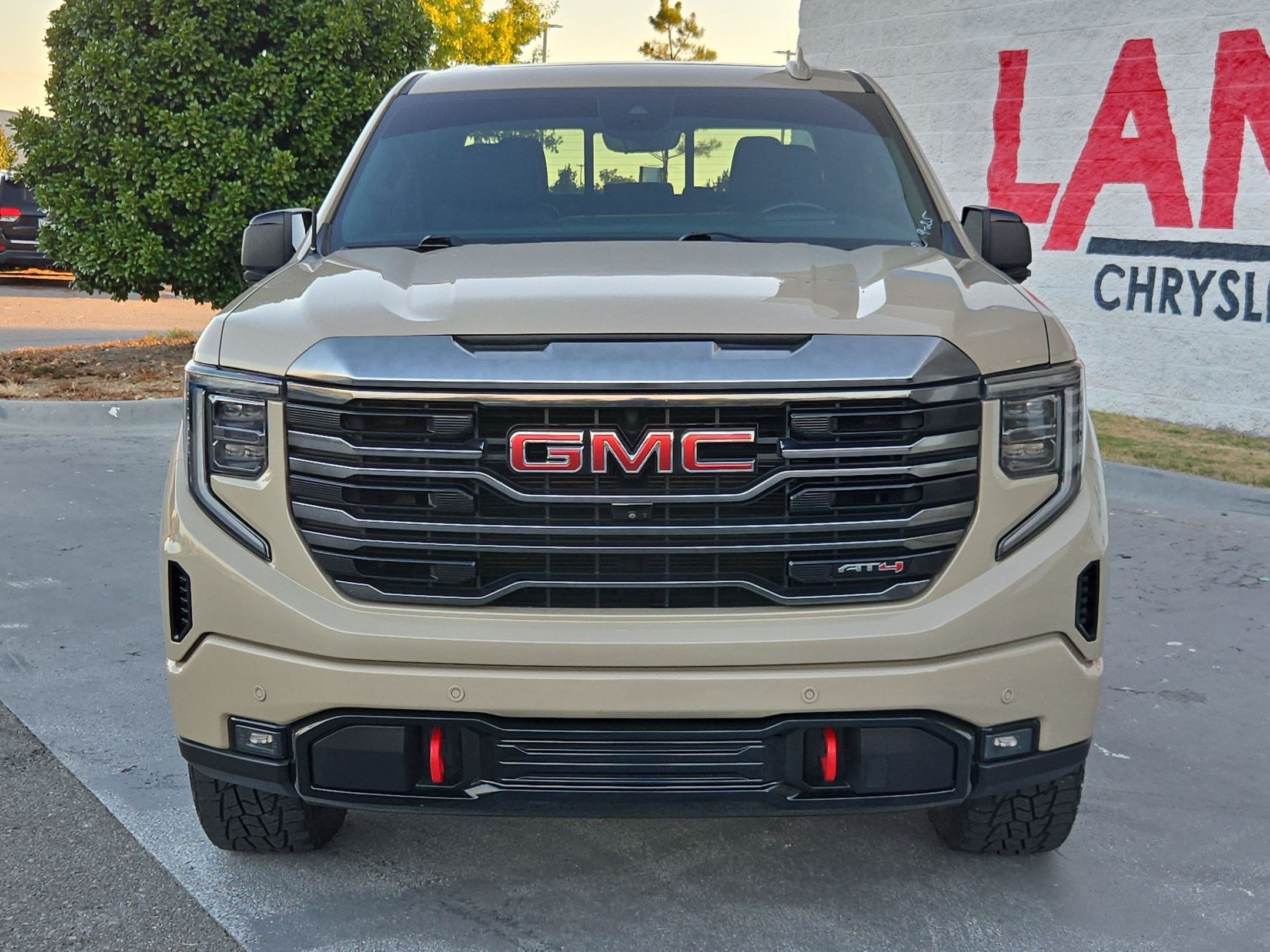 Used 2022 GMC Sierra 1500 AT4 with VIN 1GTPUEEL0NZ646127 for sale in Little Rock