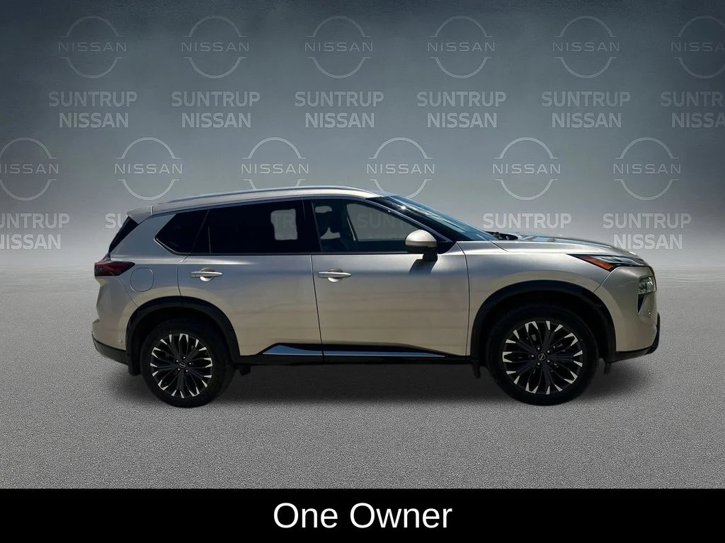 Used 2024 Gold Nissan Platinum image 8