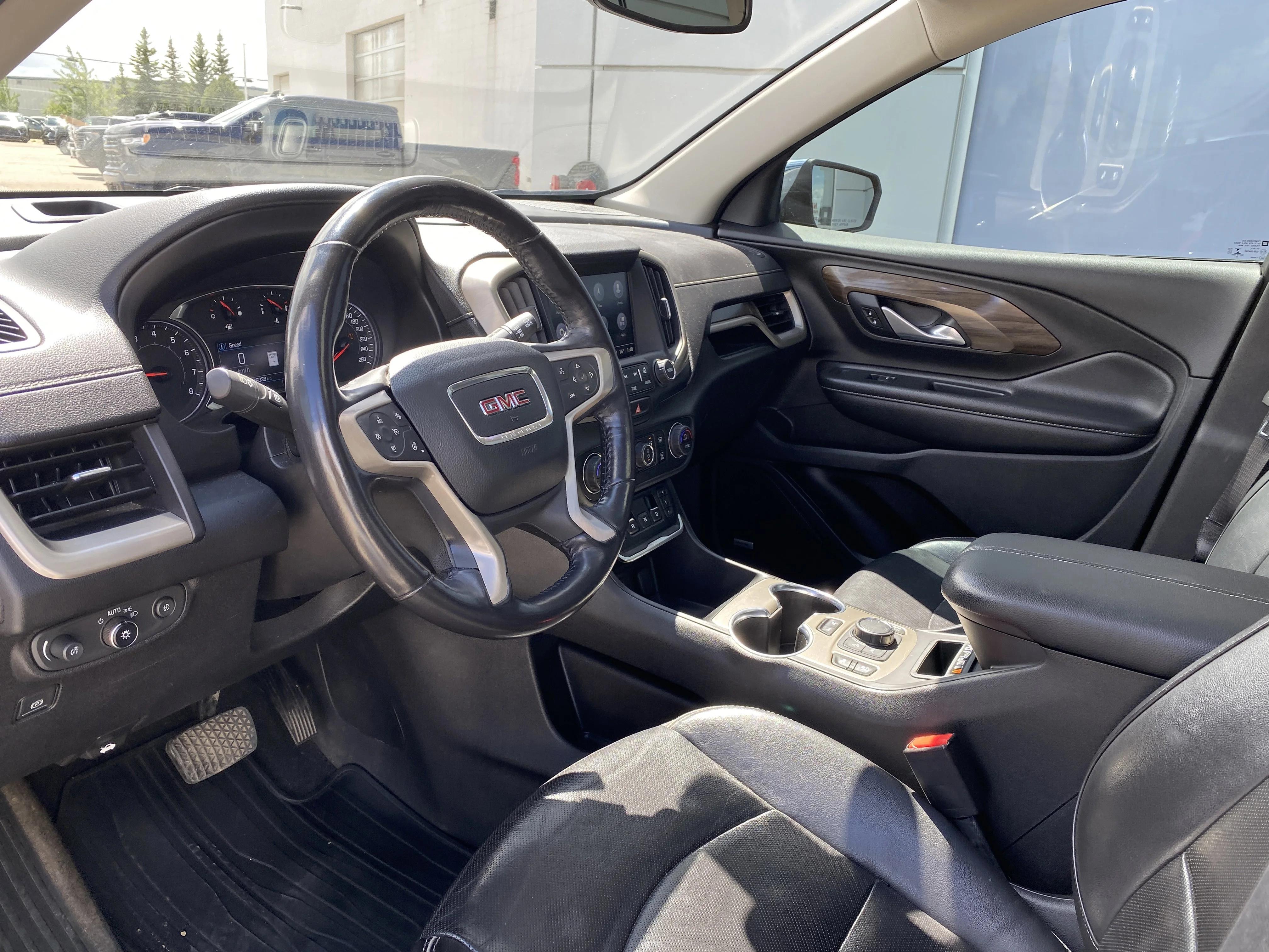 Used 2018 Black GMC Denali AWD image 9
