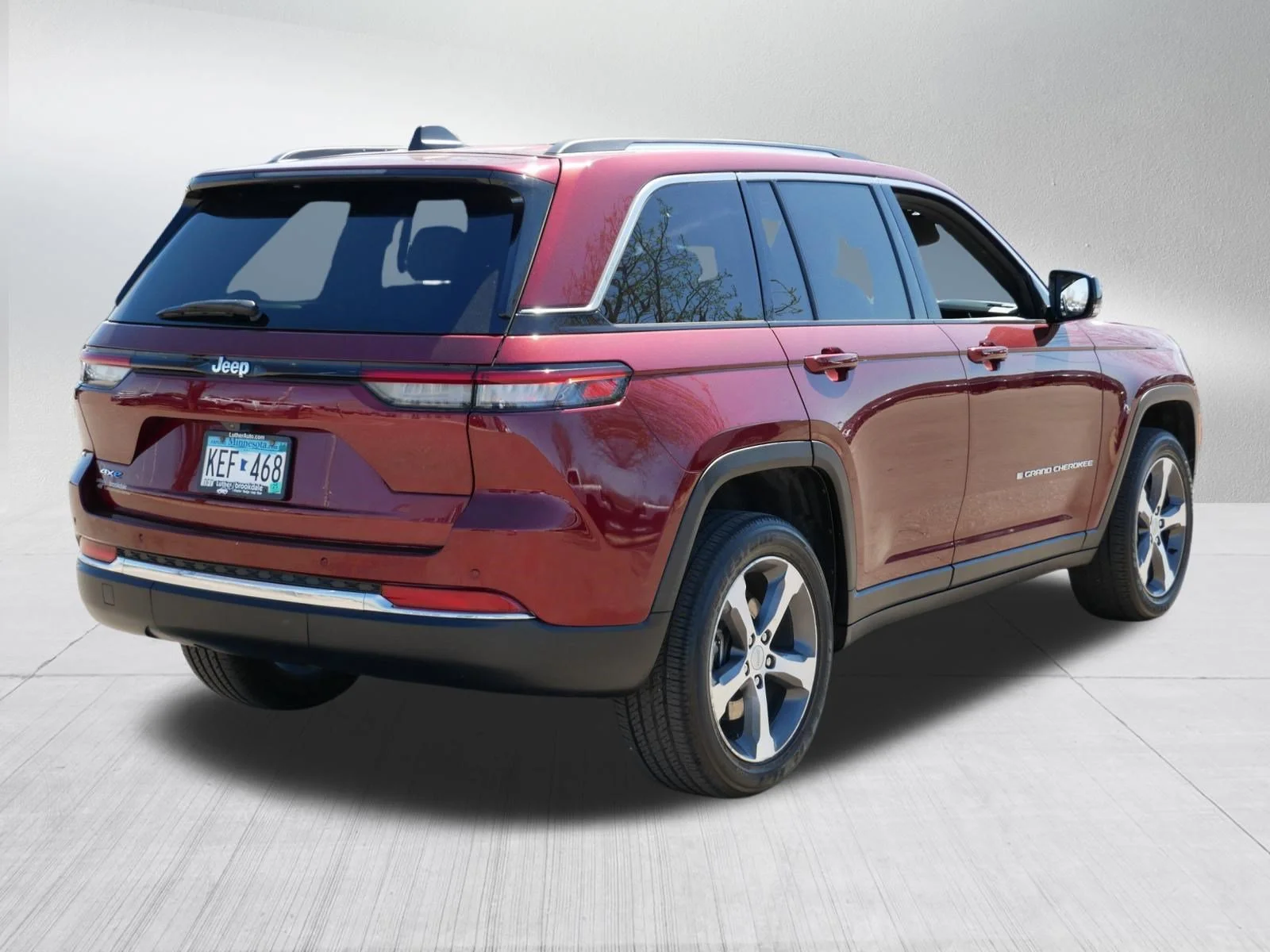 Used 2022 Velvet Red Pearlcoat Jeep  image 7