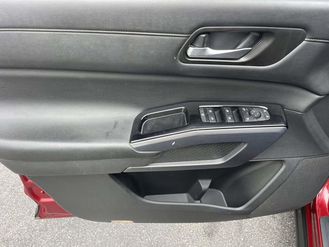 Used 2022 Scarlet Nissan SL image 19