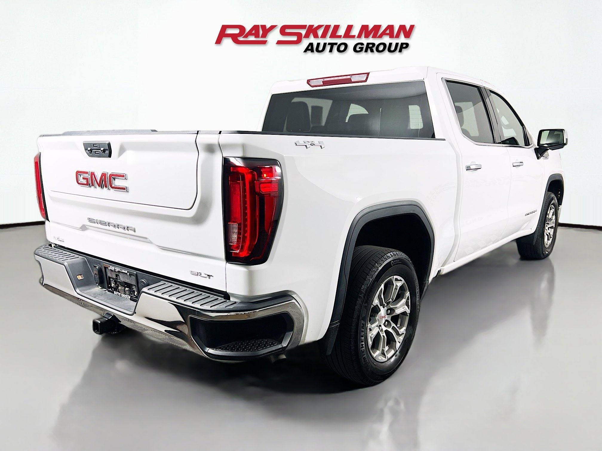 Used 2025 Summit White GMC SLT image 7