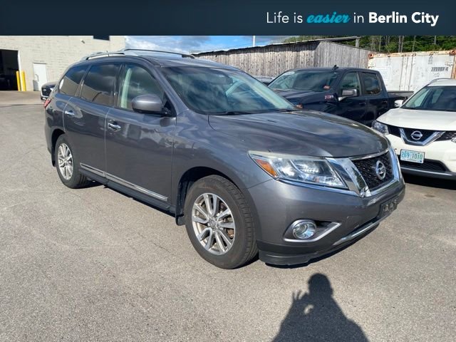 2016 Nissan Pathfinder SL 4WD's photo