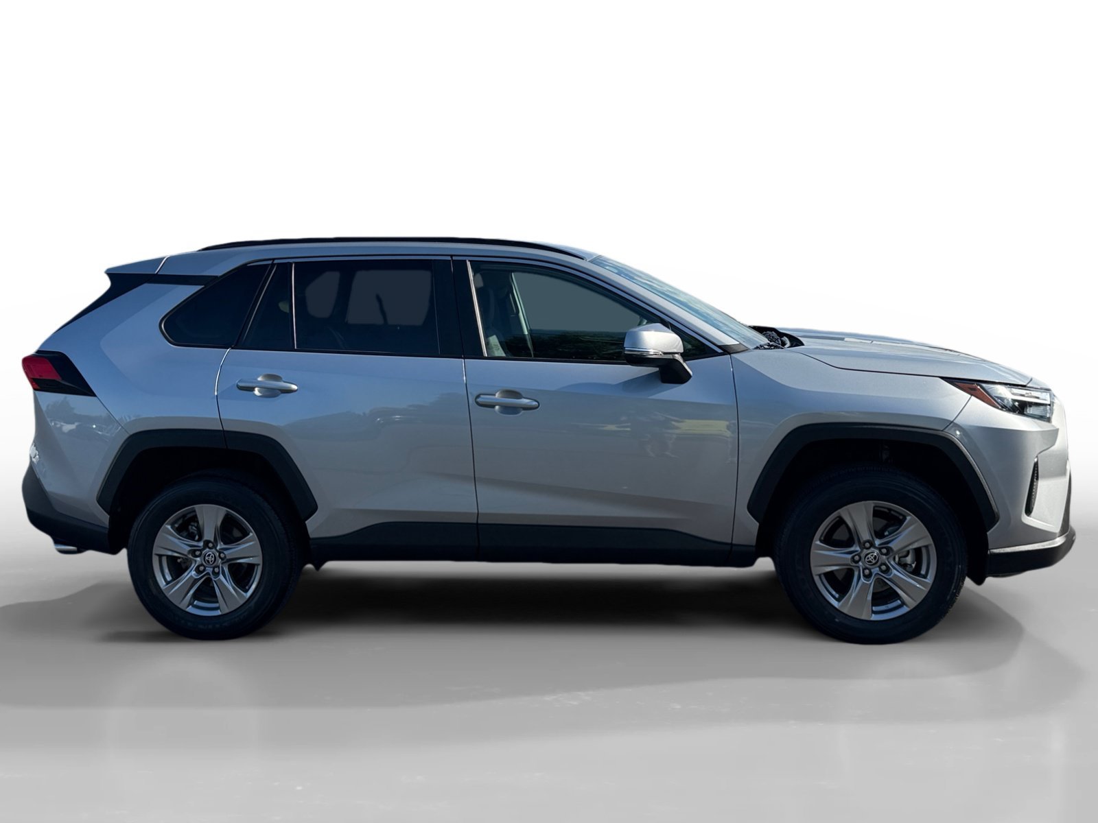Used 2025 Silver Sky Metallic Toyota XLE image 6