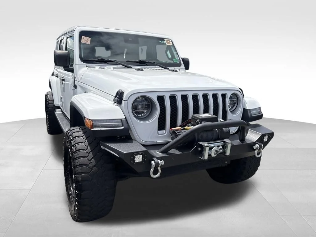 Used 2020 White Jeep Unlimited Sahara image 15