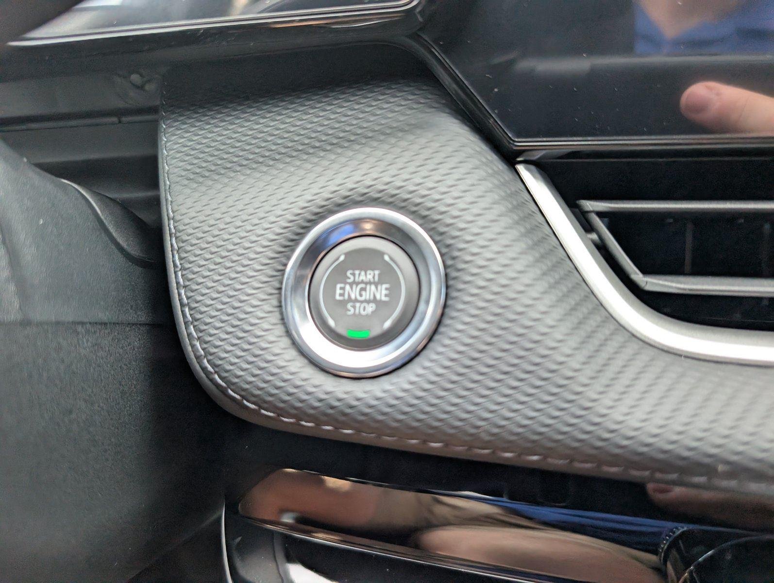 2027 Chevrolet Equinox LT - Photo 21