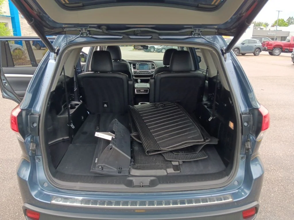 Used 2019 Shoreline Blue Pearl Toyota XLE image 51