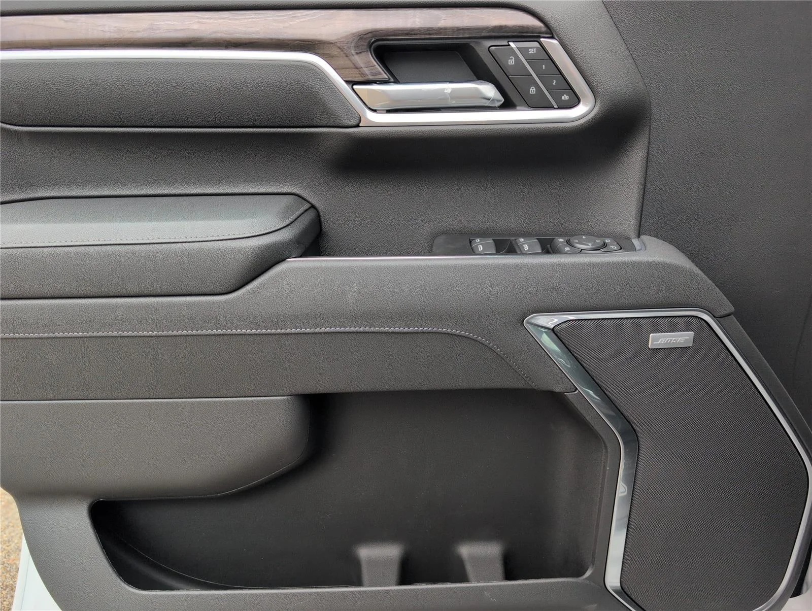 2026 Chevrolet Silverado 1500 LTZ - Photo 15