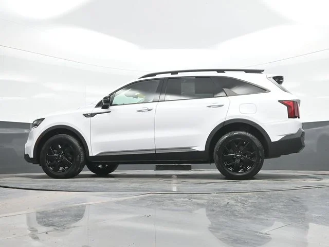 Used 2023 White Kia X-Line S image 20