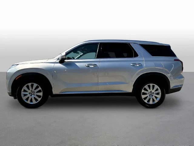 Used 2024 Silver Hyundai SEL image 4