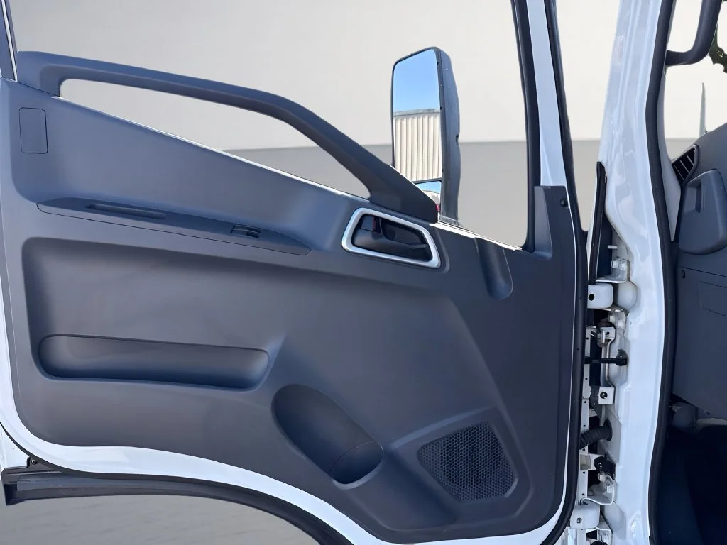 Used 2024  MULLEN AUTOMOTIVE IN  image 17