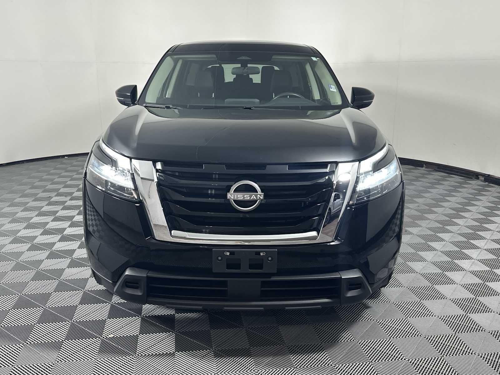 Used 2022 Super Black Nissan S image 2