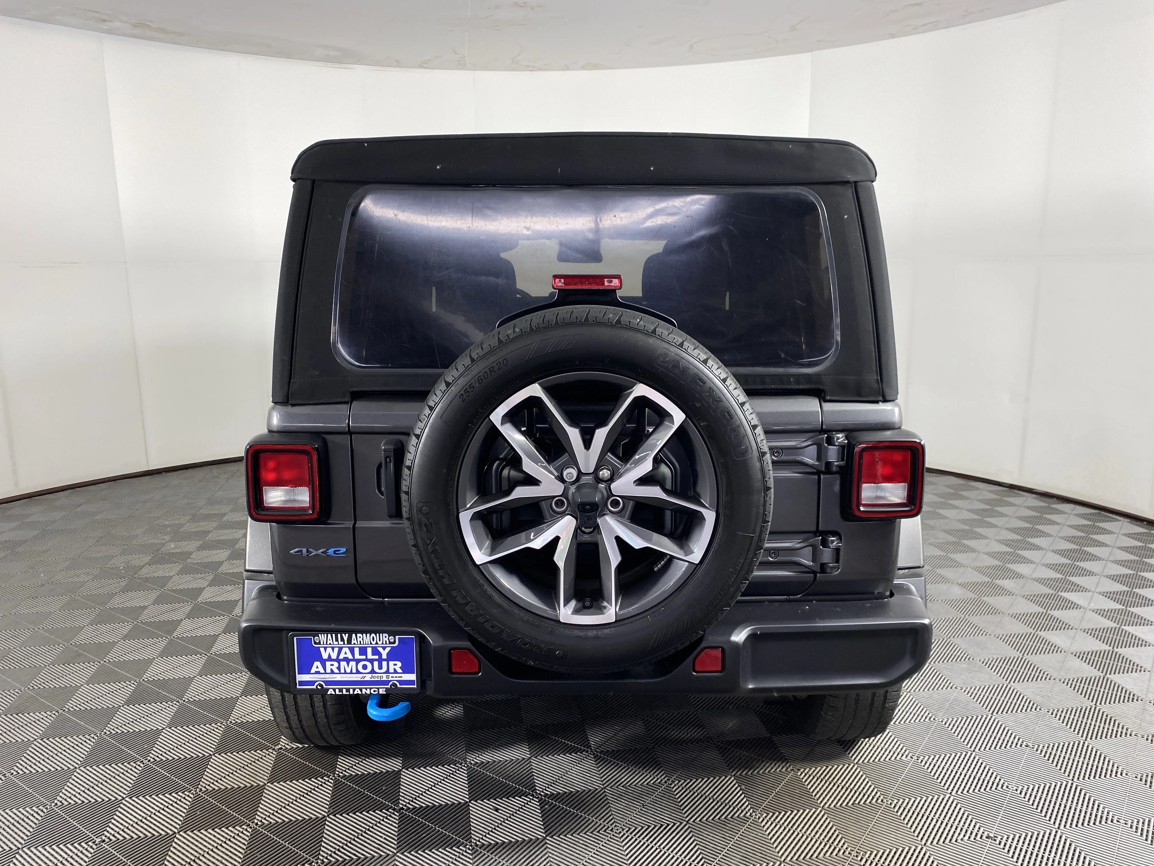 Used 2024 Granite Crystal Metallic Clearcoat Jeep Sport S image 8