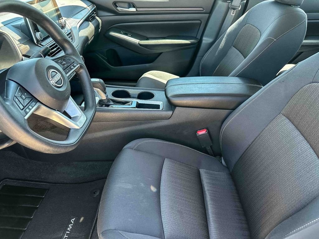 2025 Nissan Altima SV - Photo 13