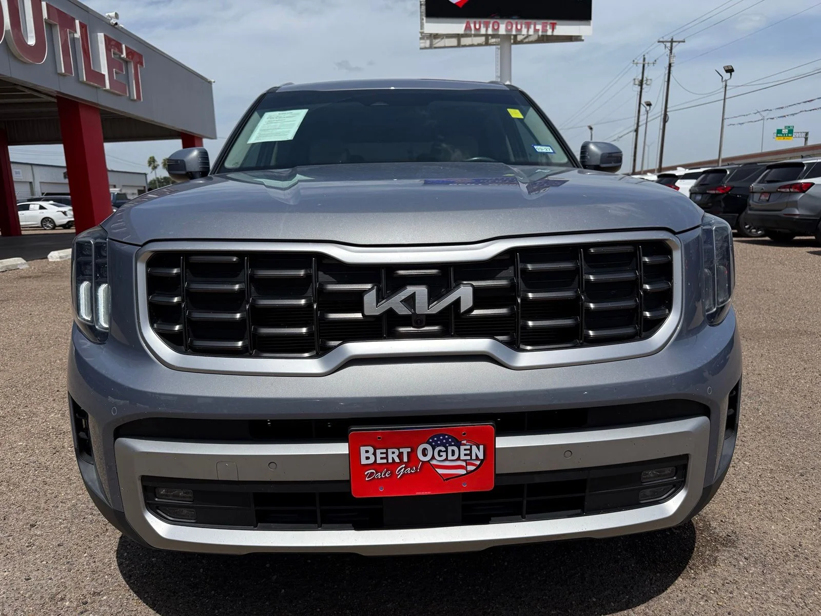 Used 2023 Silver Kia SX image 2