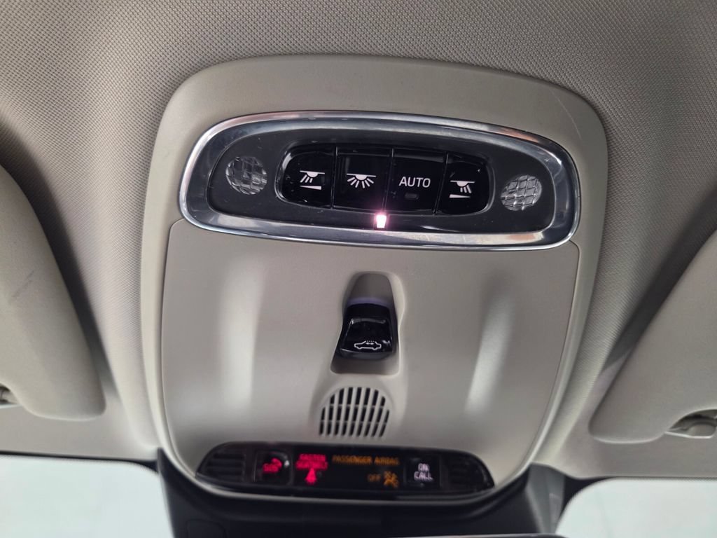 Certified Used 2022 Gray Volvo Momentum image 13