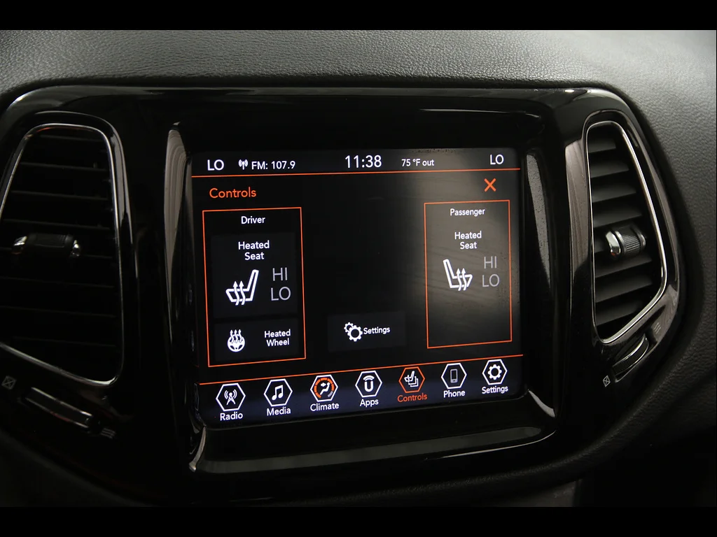 Used 2020 Diamond Black Crystal Pearl Coat Jeep Limited image 13